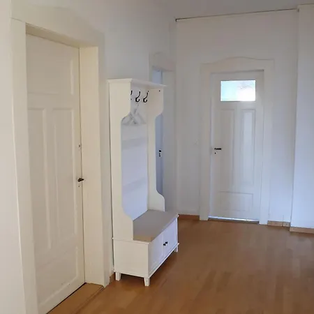 Grosse, Ruhige In Zuerich, Nahe Zentrum *